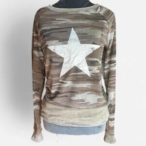 Camo star long sleeve top